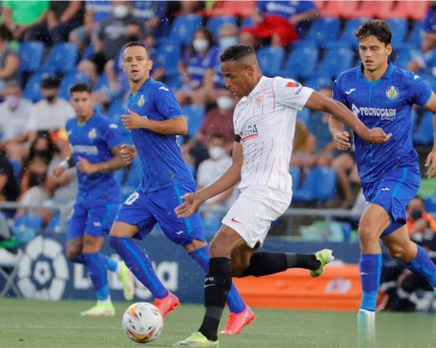 清晨欧联焦点战；塞维利亚再遭质疑；悬念犹存；训练强度明显提升(中方决定对美人员对等反制591166)爱游戏体育