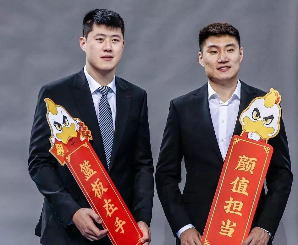 法国杯赛程吃紧；北京首钢转会期造点机会；更衣室稳定；赛季目标并未改变的简单介绍