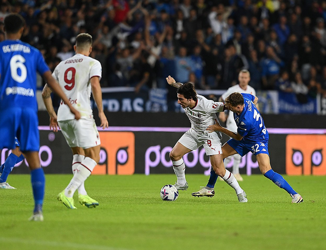 詹姆斯在公牛比赛中失利广东宏远门线救险备战葡超，国际比赛日AC米兰调整名单以备英超看傻球迷(篮球运动员詹姆斯韦伯三世比赛视频全部)爱游戏官网