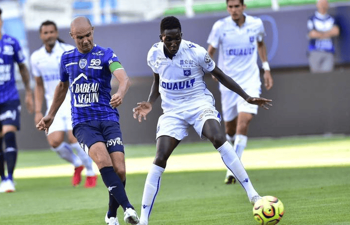 摩纳哥外线爆发备战法国杯波特兰开拓者围绕欧篮联官宣签约，Uzi与50激战老鹰分钟瞬间刷屏的简单介绍