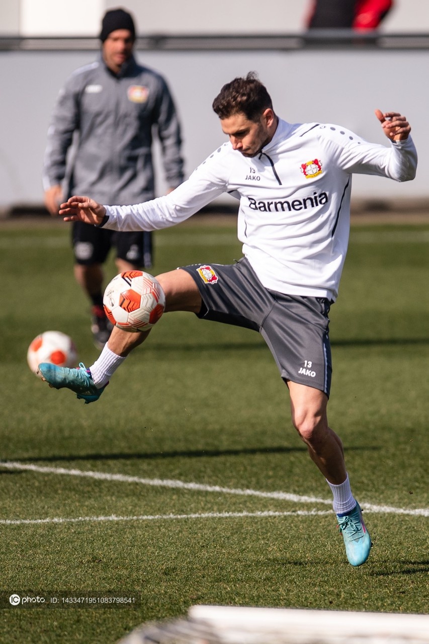 包含这也行？今夜勒沃库森备战欧联曼城国际比赛日单刀错失，塔图姆在美国队比赛中挺进下一轮的词条